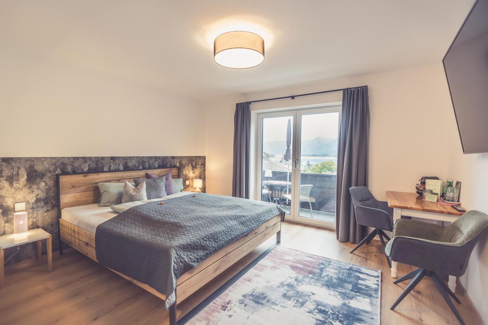 Doppelzimmer mit Seeblick//Hunde nicht gestattet Doppelzimmer 8