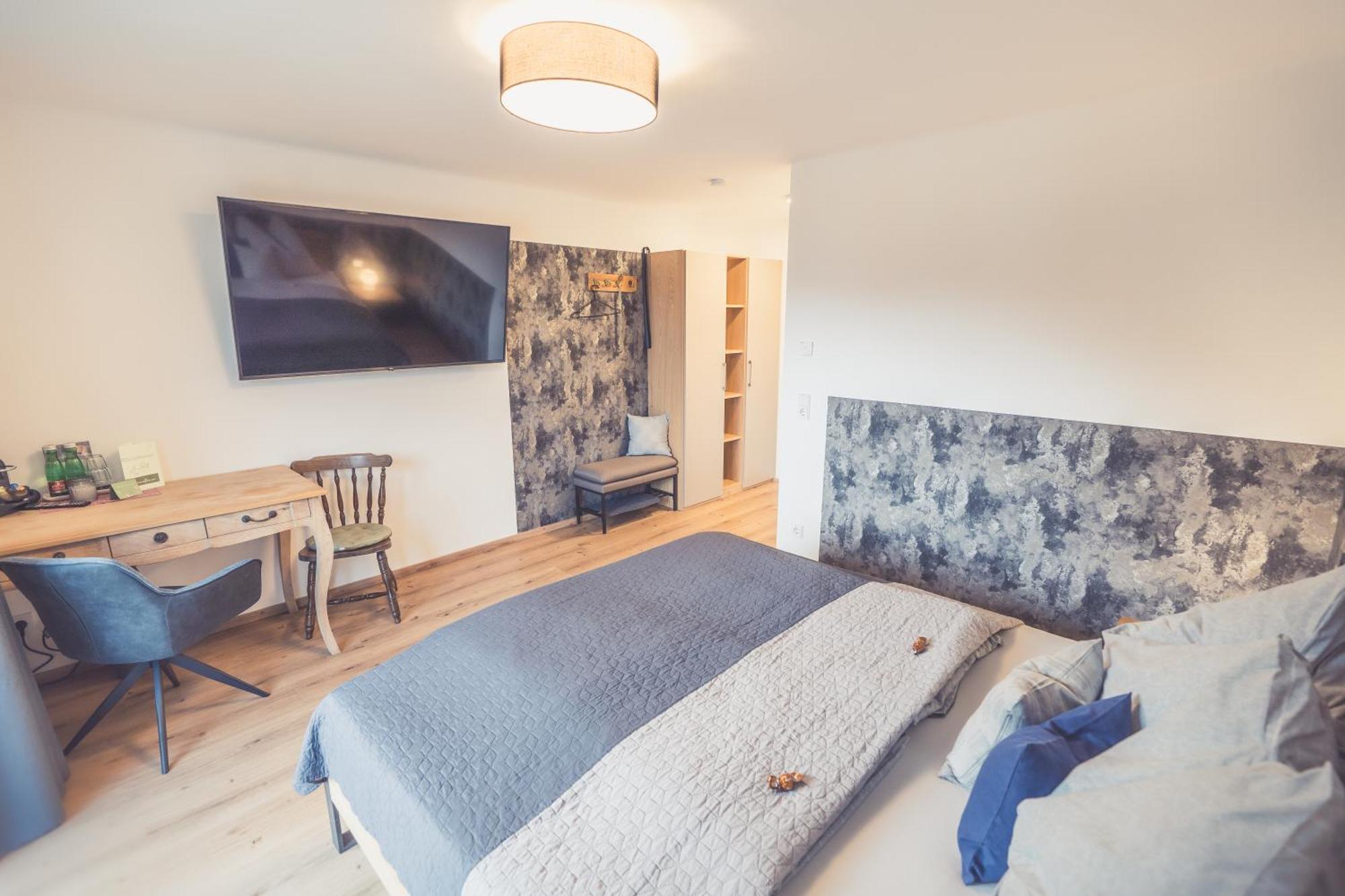 Doppelzimmer mit Seeblick//Hunde nicht gestattet Doppelzimmer 5